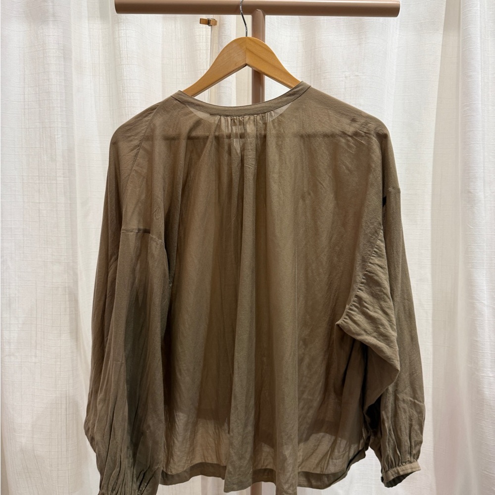 Like New Doen Jane Olive Green Silk Gathered Button-Front Blouse - Picture 3 of 3